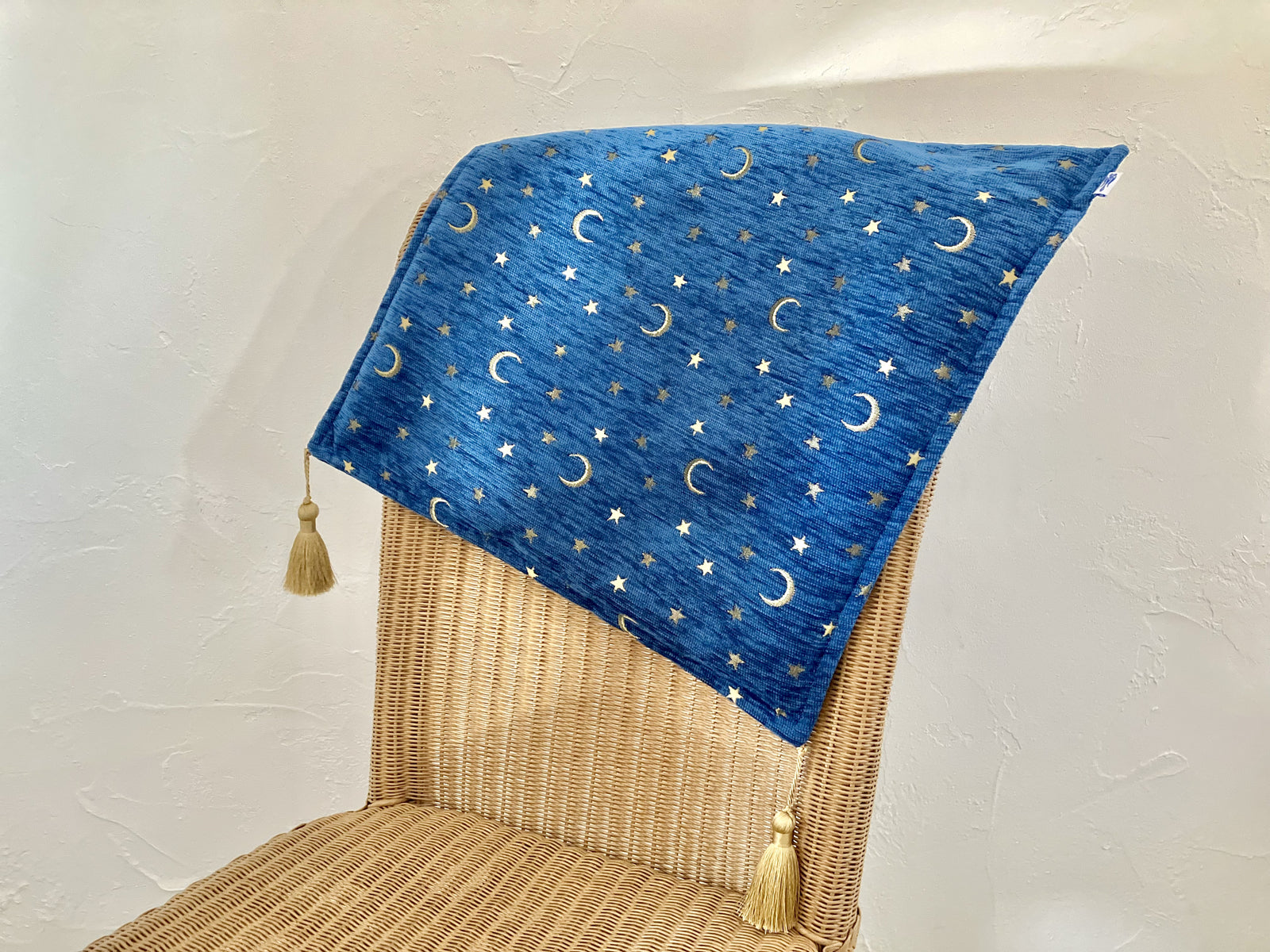 春の台、黄月　紺絣　３点 和柄半袖T シャツ 刺繍 三日月と枝垂れ桜 ヘンリーネック 絡繰魂